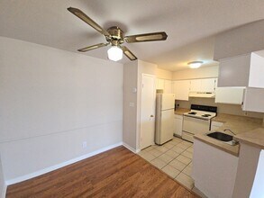 Building Photo - 2626 Holly Hall St