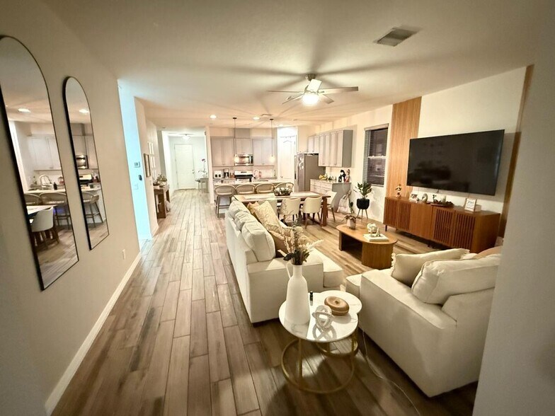 Building Photo - 15379 Shonan Gold Dr