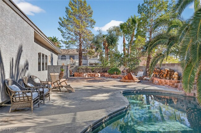 Building Photo - 3769 Erva St