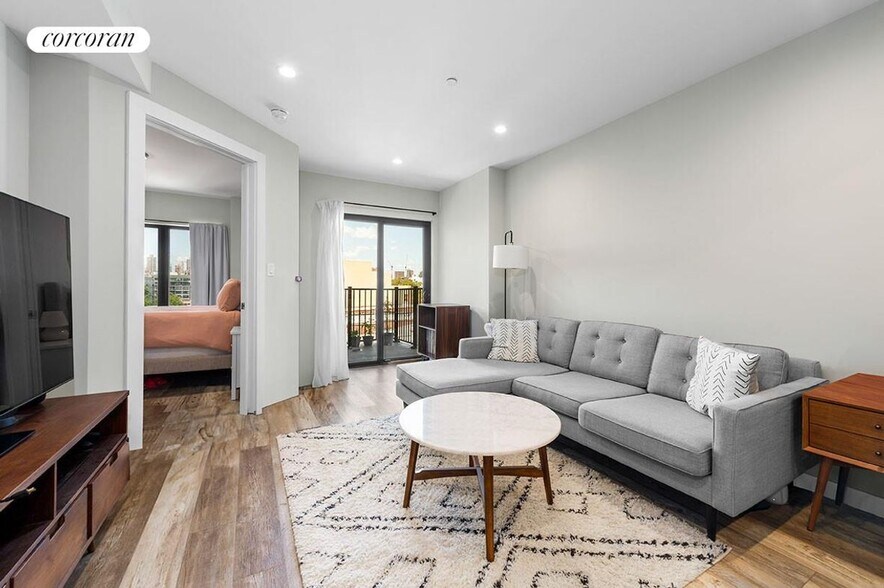 Building Photo - 30-82 Crescent Street 7E