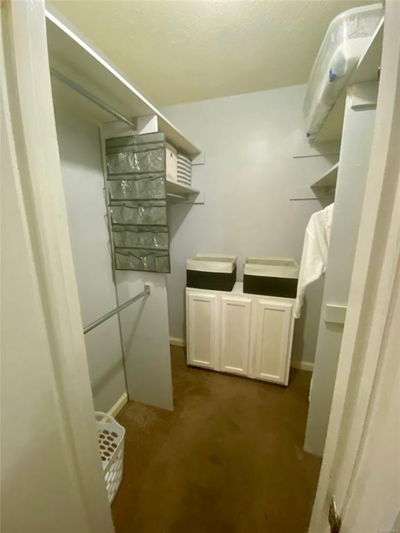 Building Photo - 3050 Sutton Dr