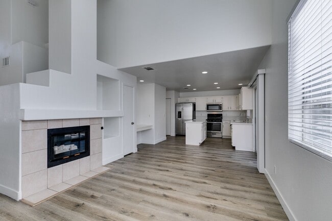 Building Photo - NORTH SHORES REFRESHED 2 STORY HOME WITH FIREPLACE AND LARGE BACKYARD