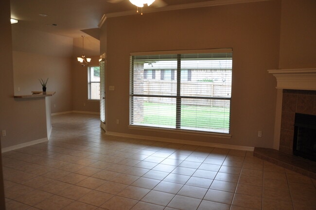 Building Photo - Coming Soon! Lovely 3 Bedroom 2 Bath Home ...