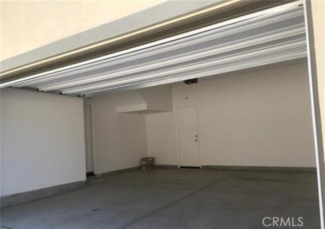 Building Photo - 808 S Gladys Ave