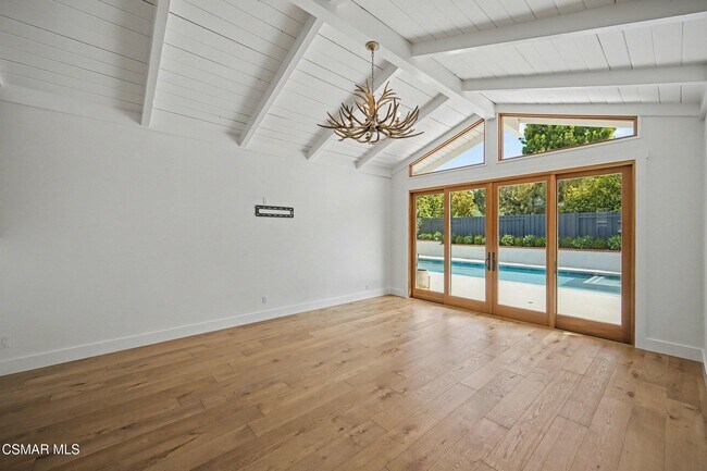 Building Photo - 1292 Brookview Ave