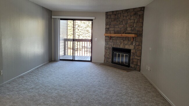 Building Photo - 324 Wright St