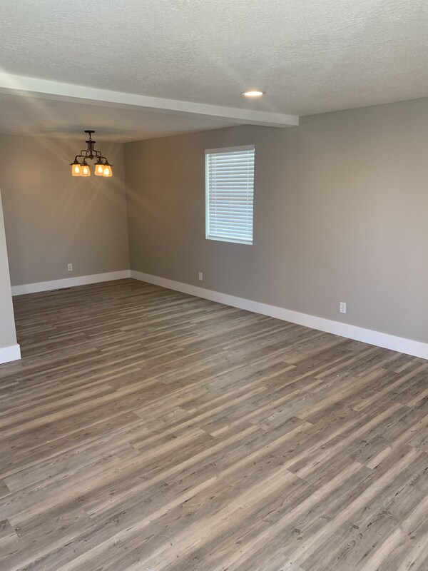 Building Photo - 3498 Valley Heights Dr