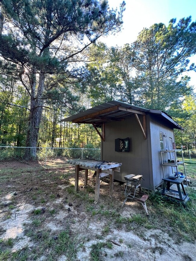 Building Photo - Cozy Home on 1.22 acres in Beauregard