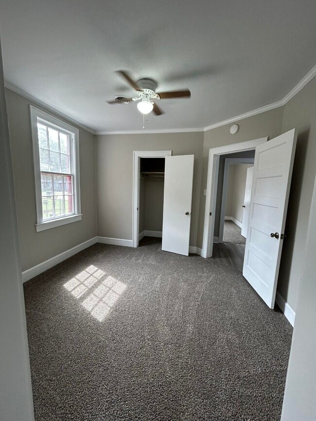 Building Photo - 411 E Charlotte Ave