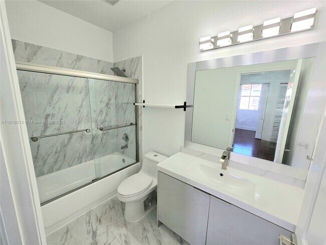 Building Photo - 7848 NW 108th Ct