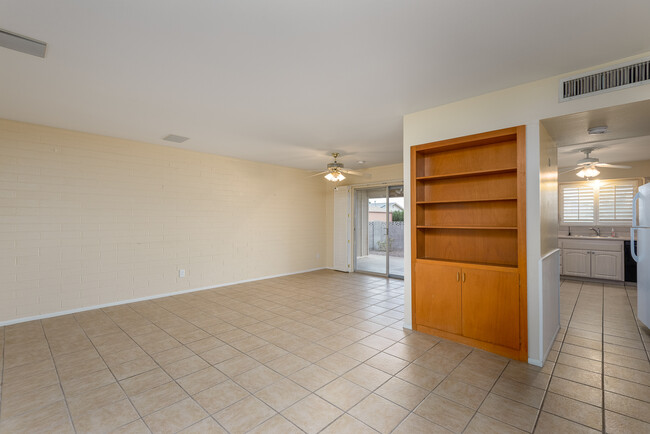 Living & dining areas - 11402 N 110th Dr