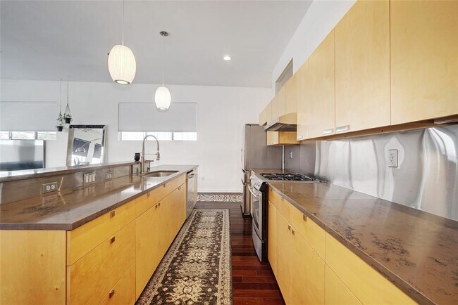 Building Photo - 508 E 53rd St