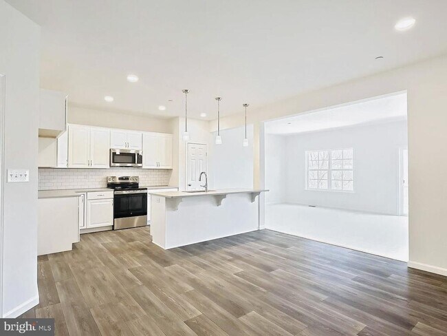 Building Photo - 7884 Briarwood Dr