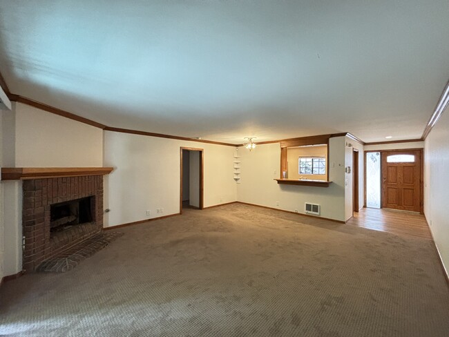 Building Photo - 8860 Villa La Jolla Dr