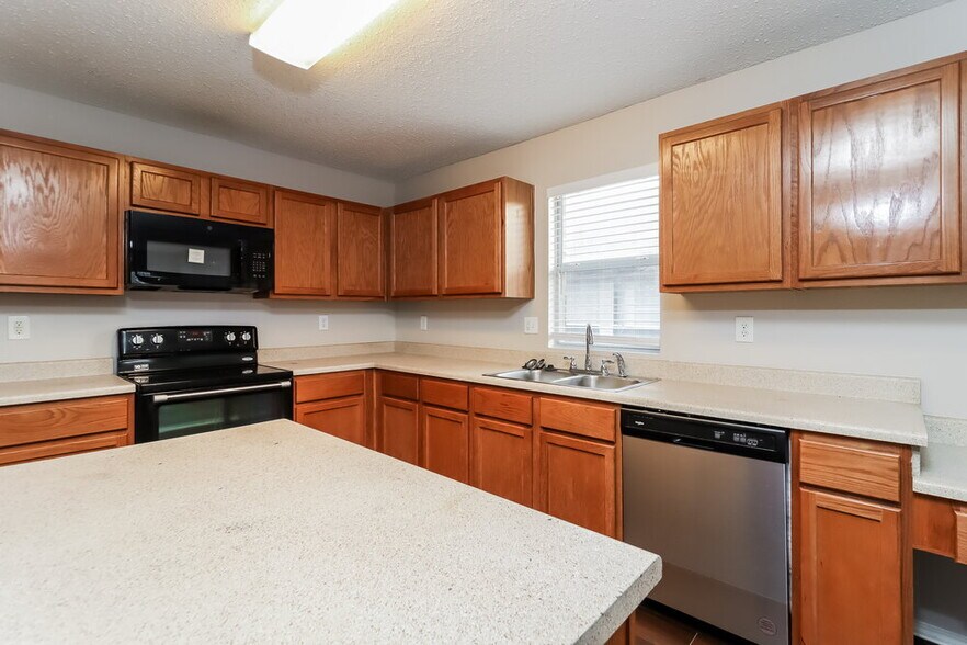 Building Photo - 4229 Gray Fox Dr