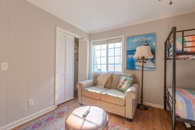 Building Photo - 7 Periwinkle Ln