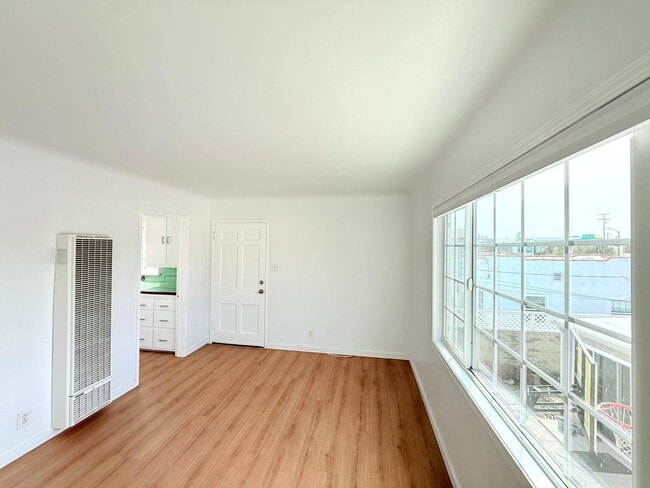 Building Photo - 230-232 Rennie Avenue