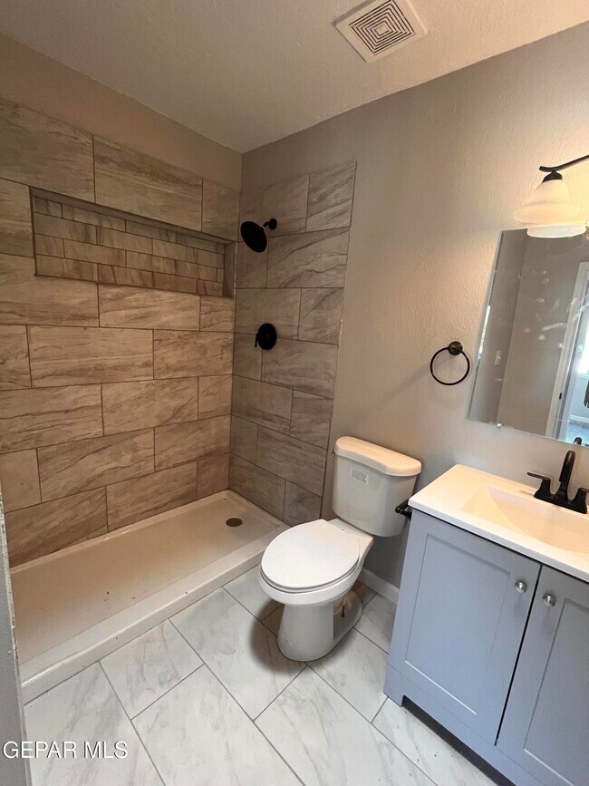 Building Photo - 2325 Ken Venturi Ln