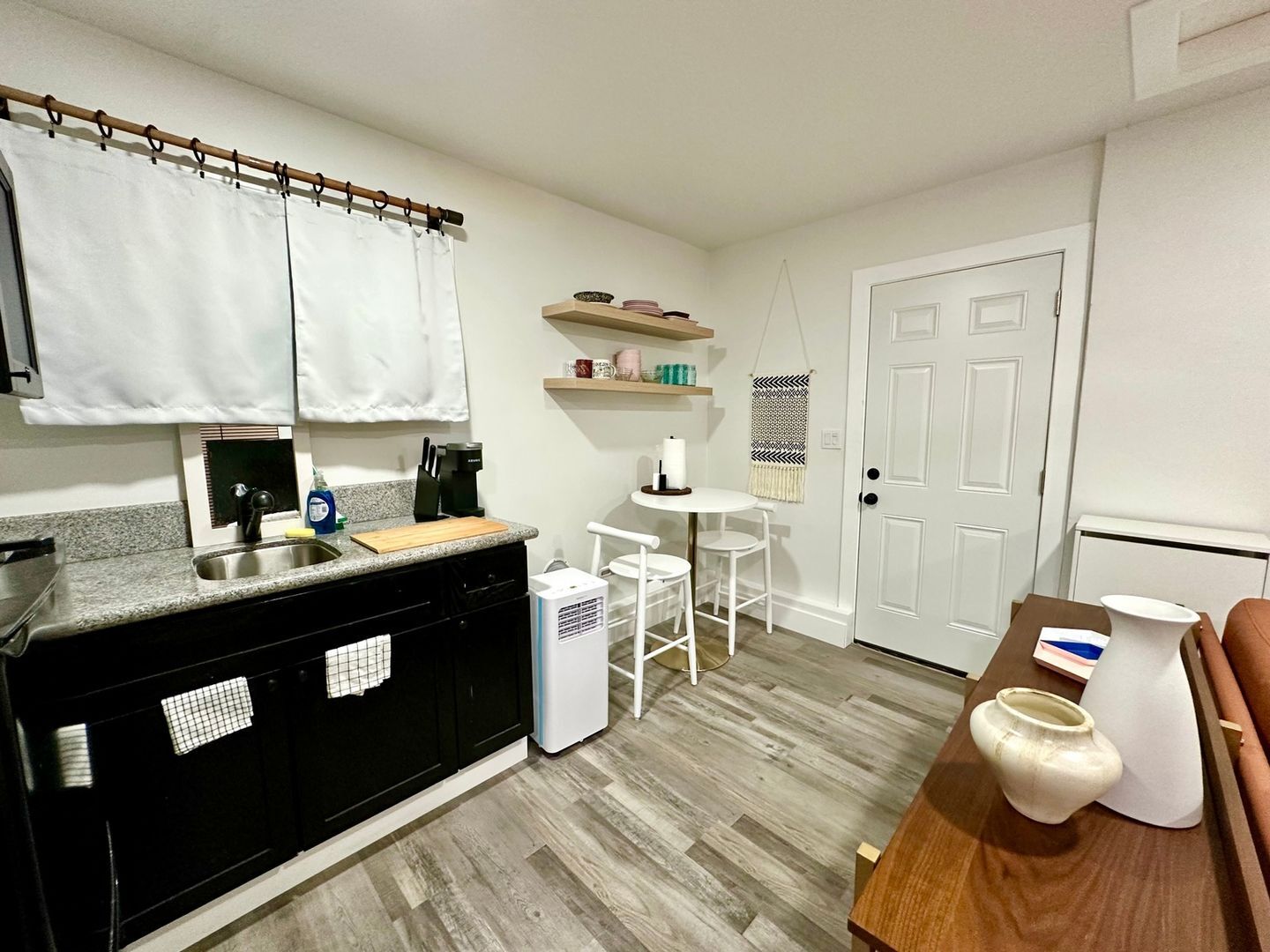 Building Photo - 7547 Garden Grove Ave