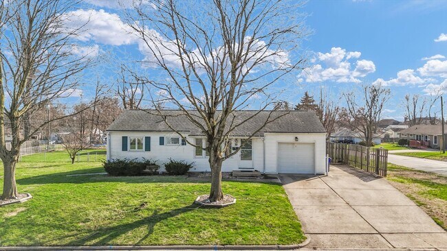 Building Photo - 9 Glenview Dr