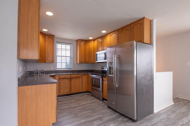 Building Photo - 3908 Love Ave