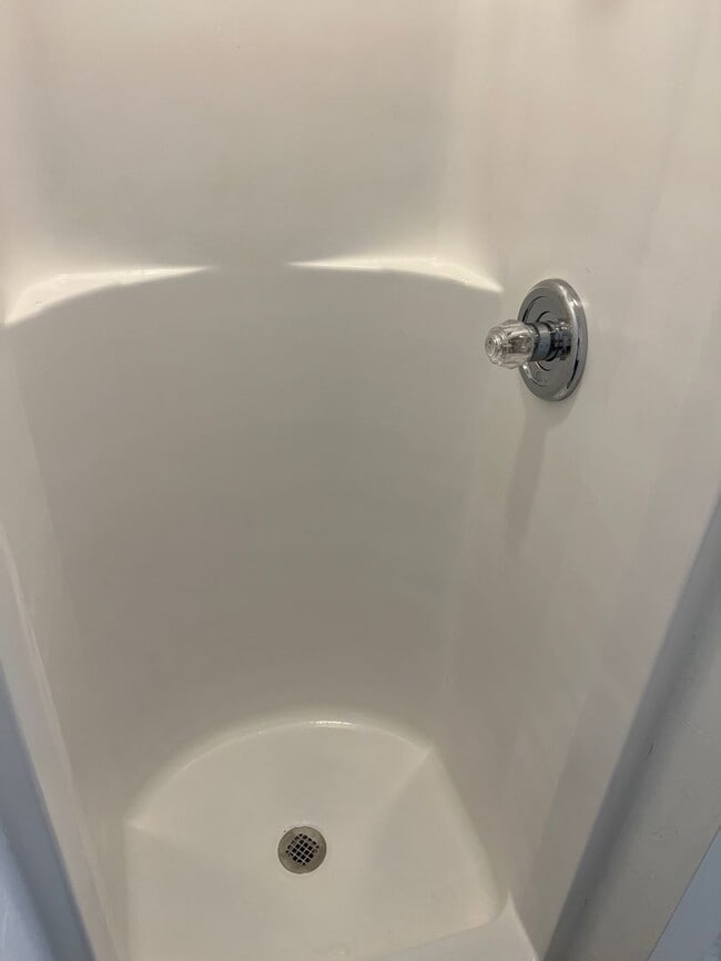 Building Photo - 815 Dameron Dr