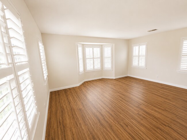 Building Photo - 2157 W 109th Pl