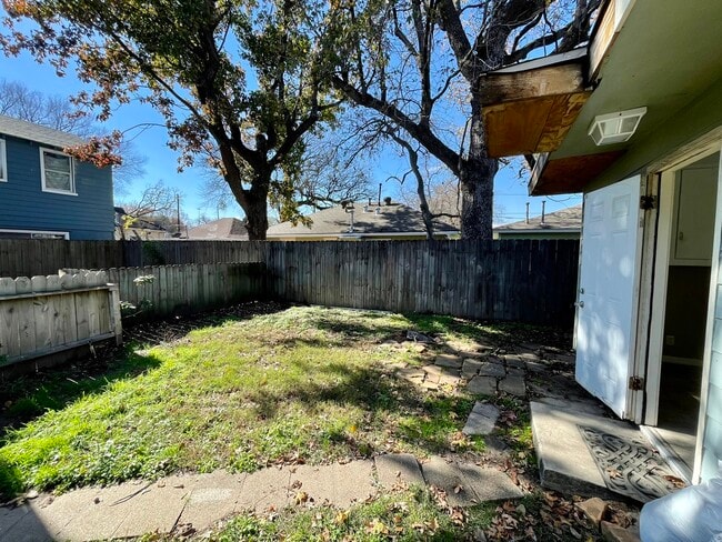 Building Photo - 206 Frawley St