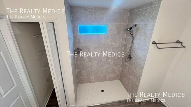 Building Photo - 2498 Cogan Dr