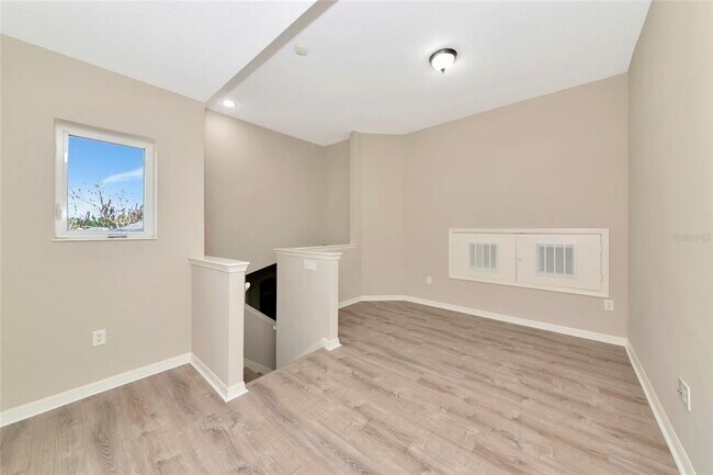 Building Photo - 12079 Aster Ave