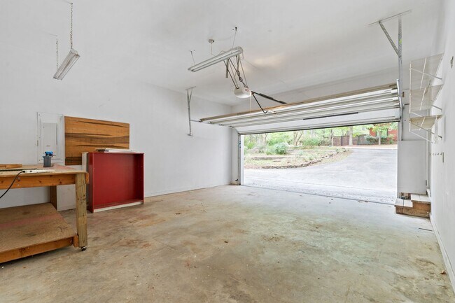 Building Photo - *APPLICATIONS PENDING* Bolin Creek 4 Bedroom House with Fabulous Forest Views Available May 15!