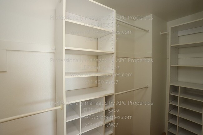 Building Photo - 7707 E Viewrim Dr