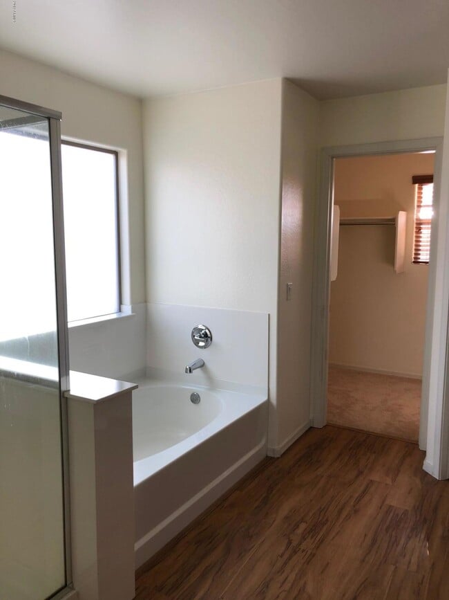 Building Photo - 25879 N Sandstone Way