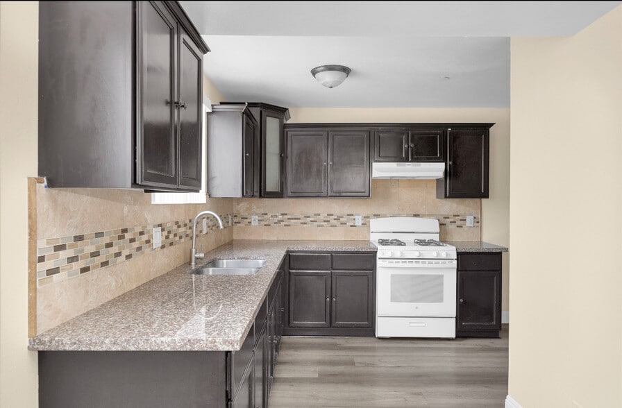 Building Photo - 343 E 37th St