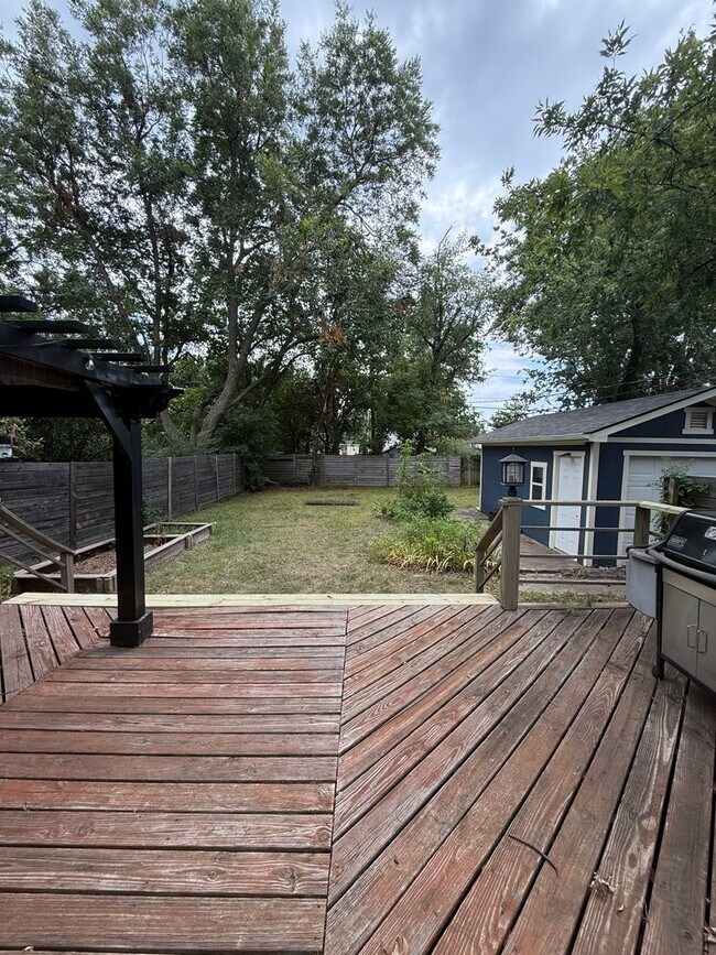 Building Photo - 2 bed/1 bath Norman Cottage