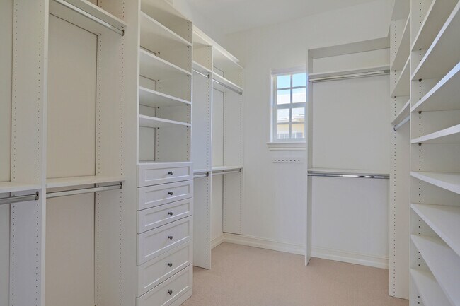 Building Photo - 343 Flamingo Dr