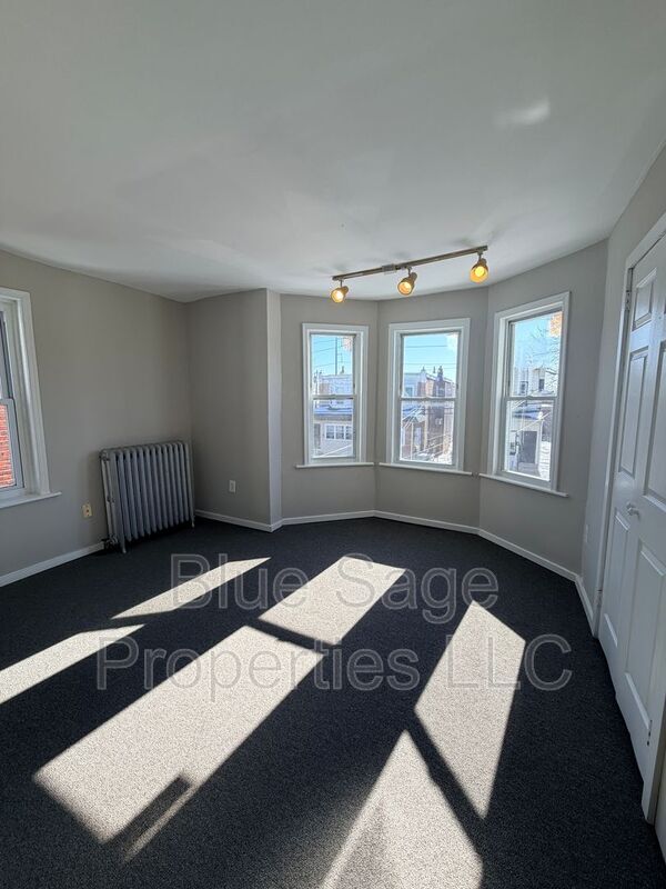 Building Photo - 425 Pusey Ave