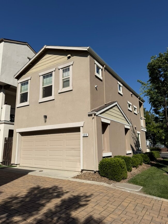 Building Photo - 489 McClatchy Way