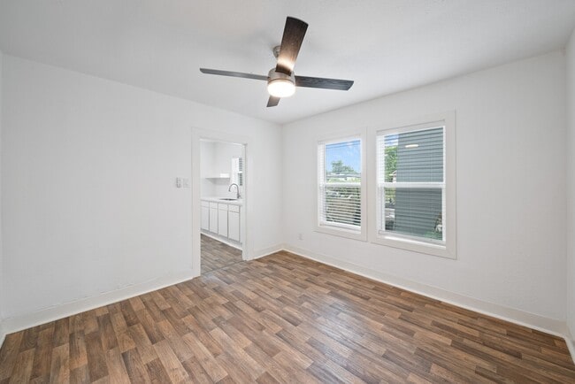 Building Photo - 5110 Avenue H