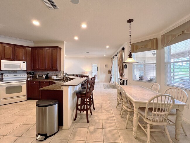 Building Photo - Lakefront 3-Bedroom, 2-Bathroom Home in La...