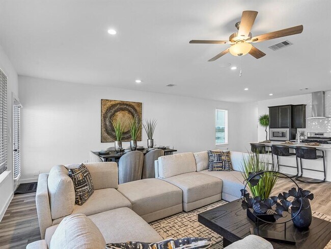 Building Photo - 2930 Crown Gate Dr