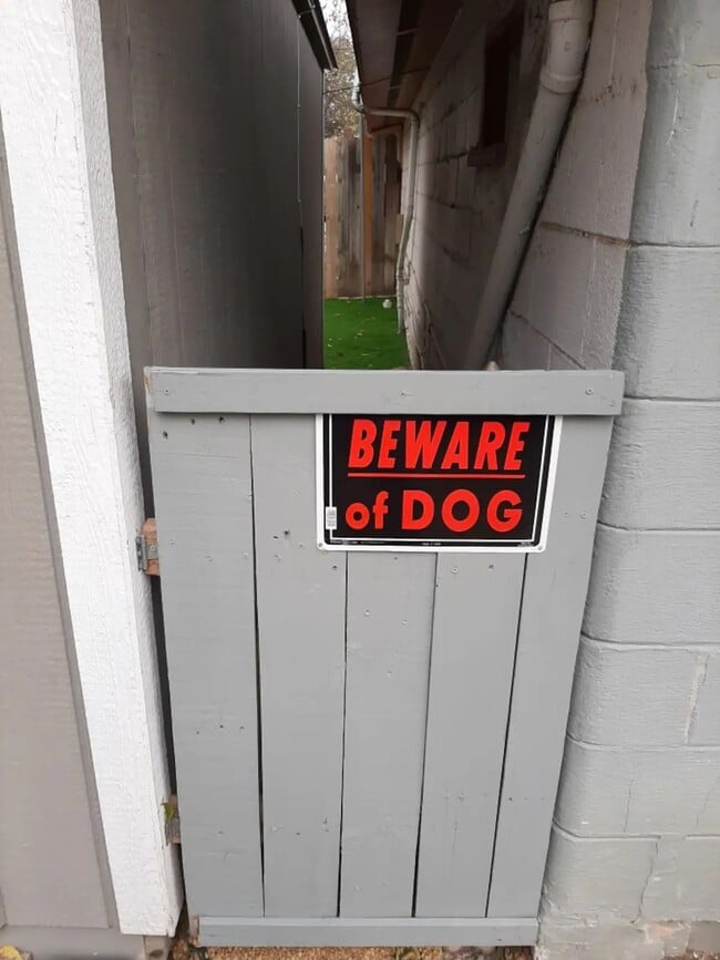 Dog Run - 1801 W Craig Pl