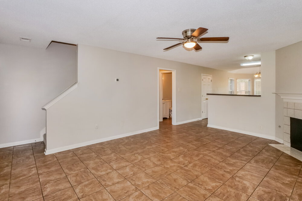Building Photo - 40 Center Oak Dr