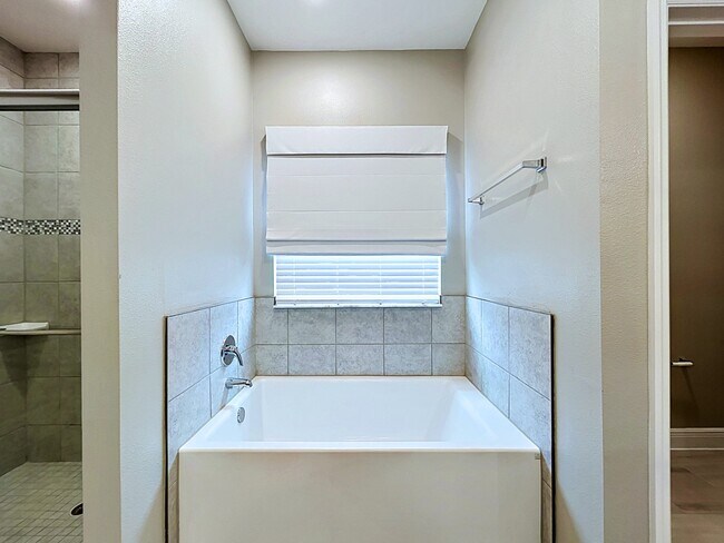 Building Photo - 11813 June Briar Loop