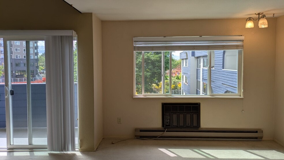 Building Photo - 1100 Harrington Ave NE