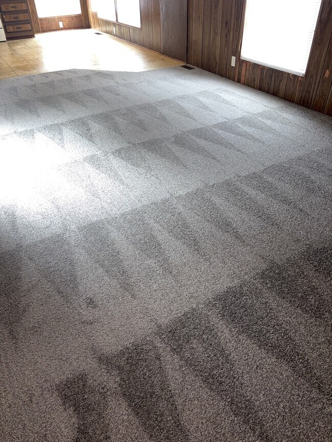 Building Photo - 2 Bedroom 1 Bathroom