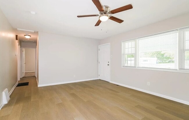 Building Photo - 1200 Acredale Dr