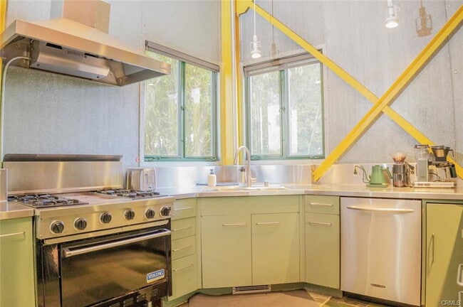 Building Photo - 1955 1/2 Purdue Avenue, Los Angeles, CA 90025 - 4 BR 3 BA house