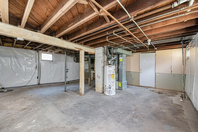 Building Photo - 817 Dorchester Ave SW