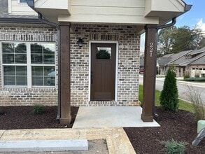 Building Photo - 1 BD 1BA APARTMENT FOR RENT IN CYPRESS RIDGE